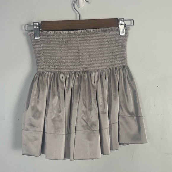 Natural Life Shorts Natural Life Daisy Skort silver smocked size XS - Picture 4 of 6